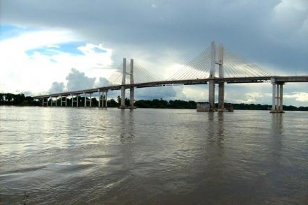 Ponte Dom Felipe Gregory sobre o Rio Tocantins - Foto: Etoresantos (Licença-Dominio publico)