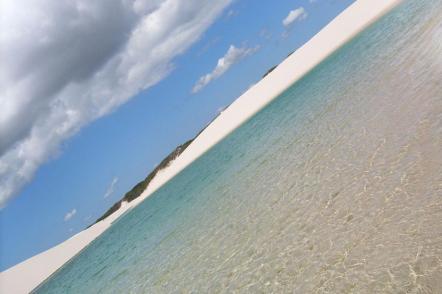 Dunas e cristalinidade das águas nos lencóis maranhenses - Foto: Claudinez Lacerda (Licença-gfdl)