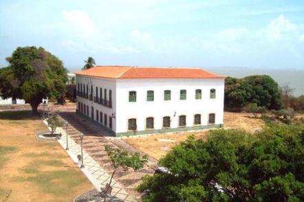 Prefeitura e Camara Municipal de Alcântara - Foto-: Nando Cunha (Licença-cc-by-sa-3.0)