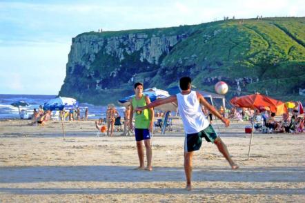 Futebol na Praia da Cal - Foto: Tetraktys (Licença-cc-by-sa-3.0)