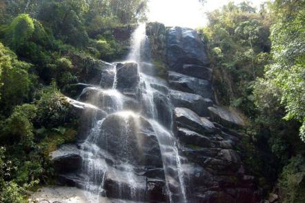 Cachoeira Véu de Noiva - Foto: vittau (Licença-Dominio publico)