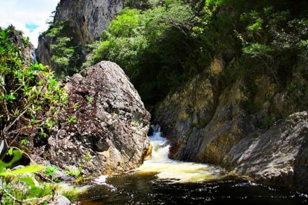 Cachoeira Santa Barbara - Foto: Flavio Isaac - Goias Turismo