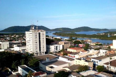 Ilha da Cotinga, vista do alto do prédio Palacio do Café - Foto: Derick Willi (Licença-cc-by-sa-3.0)