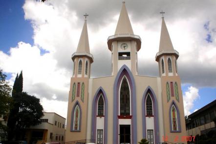 Igreja central de Xanxerê - Foto: Pedrassani (Licença-Dominio publico)