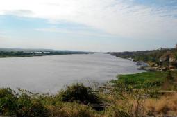 Rio Paraguai (principal rio que banha o municipio) - Foto: Jeronimo Freitas Rodrigues de Carvalho (Licença-cc-by-sa-3.0)