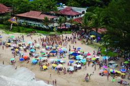 Praia do Sirí - Foto: Camping do Siri