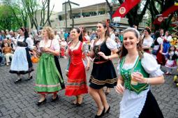 Oktoberfest de Santa Cruz - Desfile - Foto: Site Oktoberfest de Santa Cruz