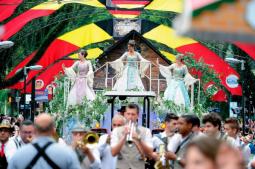 Oktoberfest de Santa Cruz - Desfile - Foto: Site Oktoberfest de Santa Cruz