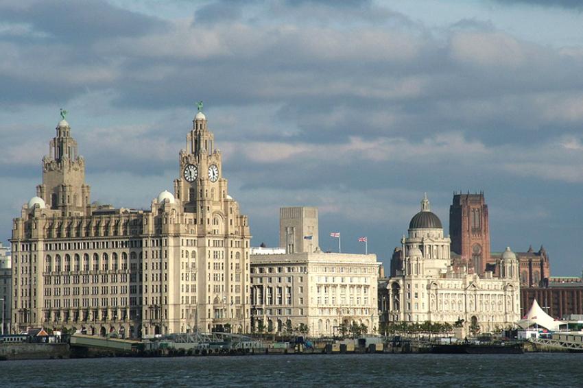 Quatro famosos predios de Liverpool - Foto: Chowells at en Wikipedia (LicenÃ§a-cc-by-sa-3.0)