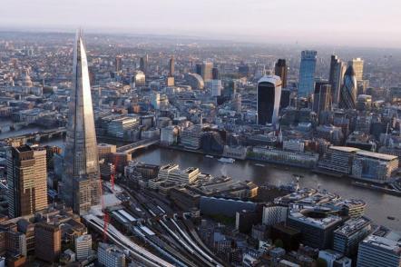 Londres tem o maior centro financeiro do planeta - Foto: Diliff (Licença-cc-by-sa-2.0)