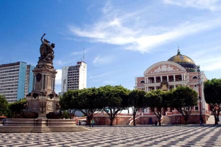 Praça do Teatro Amazonas - Foto: Pedro Angelini (Licença-cc-by-2.0)