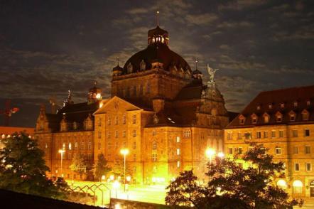 Teatro Nacional de Nuremberga - Foto: Benutzer (Licença-cc-by-sa-2.5)