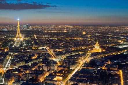 Paris à noite a partir da Tour Montparnasse - Foto: Getfunky (Licença-cc-by-sa-2.0)