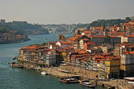 Centro histórico do Porto visto de Vila Nova de Gaia - Foto: Harshil Shah (Licença-cc-by-sa-2.0)