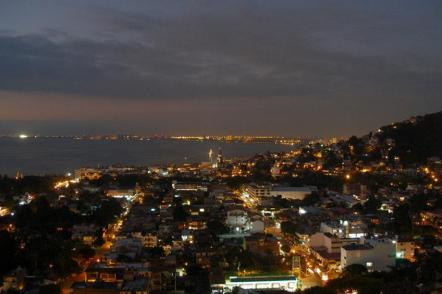 Vista panoramica de Puerto Vallarta - Foto: Coolcaesar