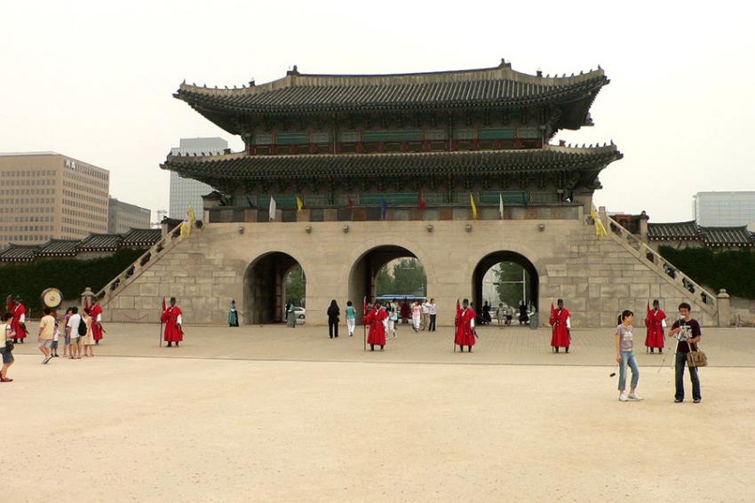 Fundo A Câmara Do Rei Na Corte Real De Seul Na Colina De Hanseong