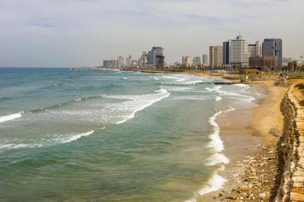 Vista das praias de Tel Aviv a partir de Jaffa - foto: Godot13 (Licença-cc-by-sa-3-0)