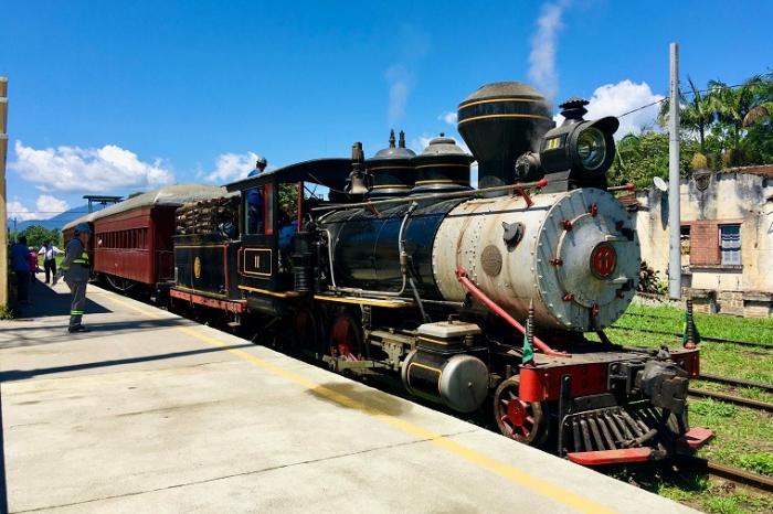 Trem Caiçara é a locomotiva a vapor mais antiga em operação regular no país. Crédito: Divulgação ABPF